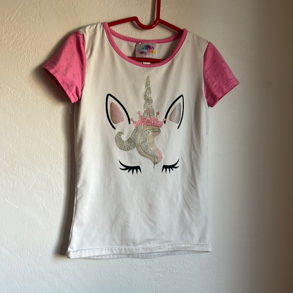 Girls Unicorn PJ set. Size 7 top and bottom.